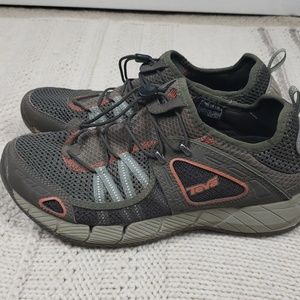 Teva womens 8 water/hiking shoe